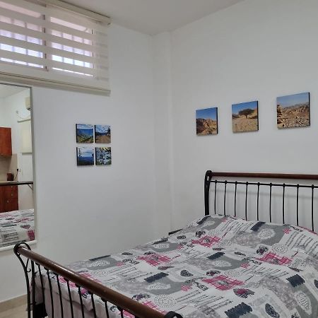 Ferienwohnung הבית באלרואי Rischon LeZion Exterior foto