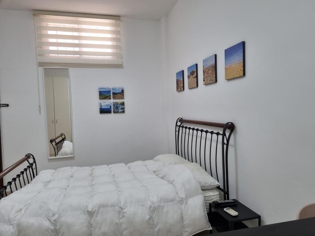 Ferienwohnung הבית באלרואי Rischon LeZion Exterior foto